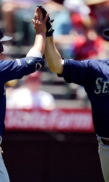 Encarnación hits 400th homer, Mariners blast Angels 9-3
